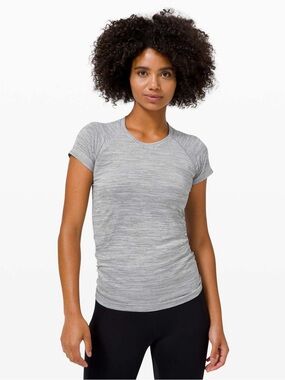 Lululemon Swiftly Tech Short Sleeve 2.0
Wee Are From Space White SZ 2